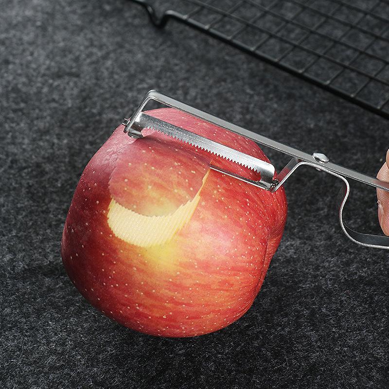 Set de trois éplucheurs multifonctions de cuisine