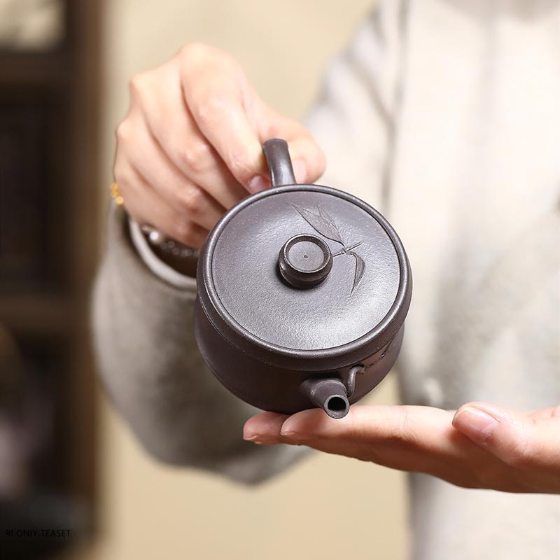 140ml Yixing Purple Clay Teapots Famous Handmade Bamboo Joint Tea Pot Chinese Zisha Teaware Beauty Tea Infuser Kettle Tea Set