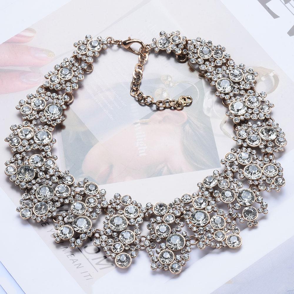 Exaggerated Short Fake Collar Pearl Necklace, High-End Fashion Retro Flower Thick Necklace, Female