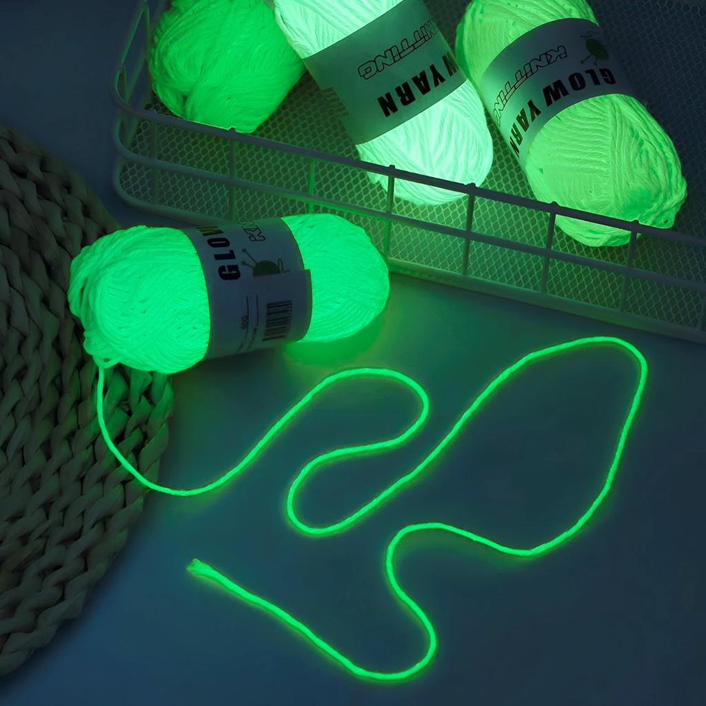 5 Rollen Leuchtgarn 58 Yards Leuchtgarn zum Häkeln Weiches Leucht-Häkelgarn Weißes Leuchtgarn Pullover Mütze Wollgarn