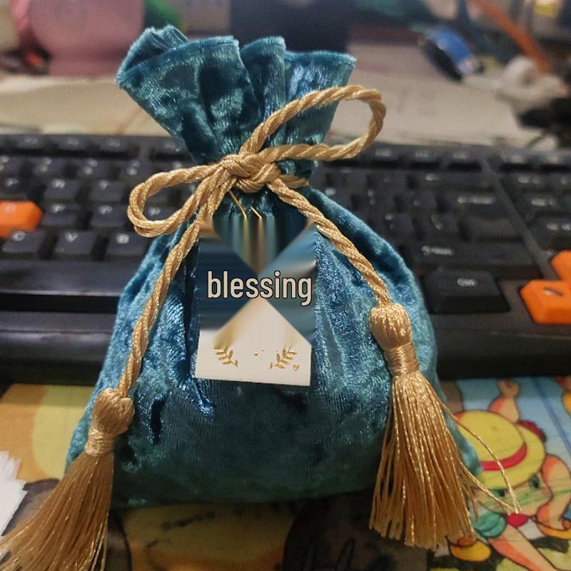 Elegant Silk Velvet Wedding Candy Gift Bag for Guests