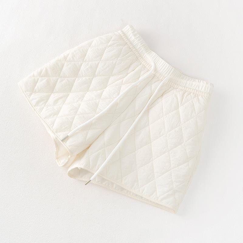 

Women s High-Waisted Diamond Quilted Cotton Drawstring A-line Shorts Large off білий колір