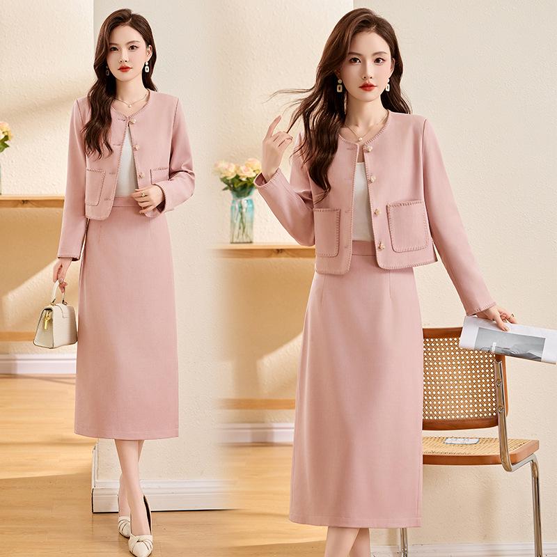 

Весна 2025 Шикарный костюм-двойка: Короткий жакет и юбка миди XXL (128-140 jin) розовый