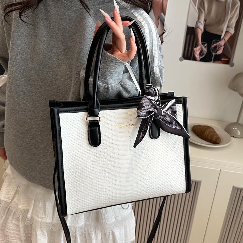 Premium Commuter Tote Bag One Shoulder Women's Bag New Summer Versatile Crossbody Bag Handheld Class Bag