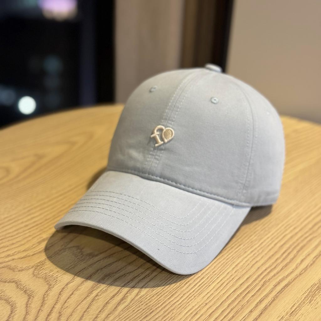 2026New heart-embroidered baseball cap for women, suitable for spring and autumn, large head circumference, versatile sun protection cap, trendy for