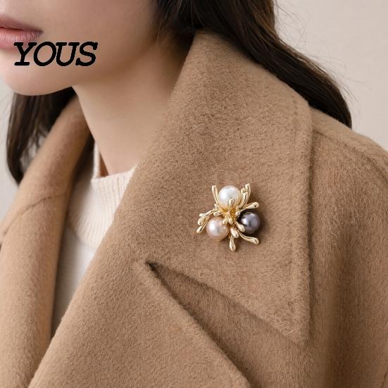 Long-lasting Brooch Women Brooch, Snowflakes LOVE Bouquets Compact Versatile Pin, Lapel Faux Pearl Collar Badge with Imitation Cubic Zirconia