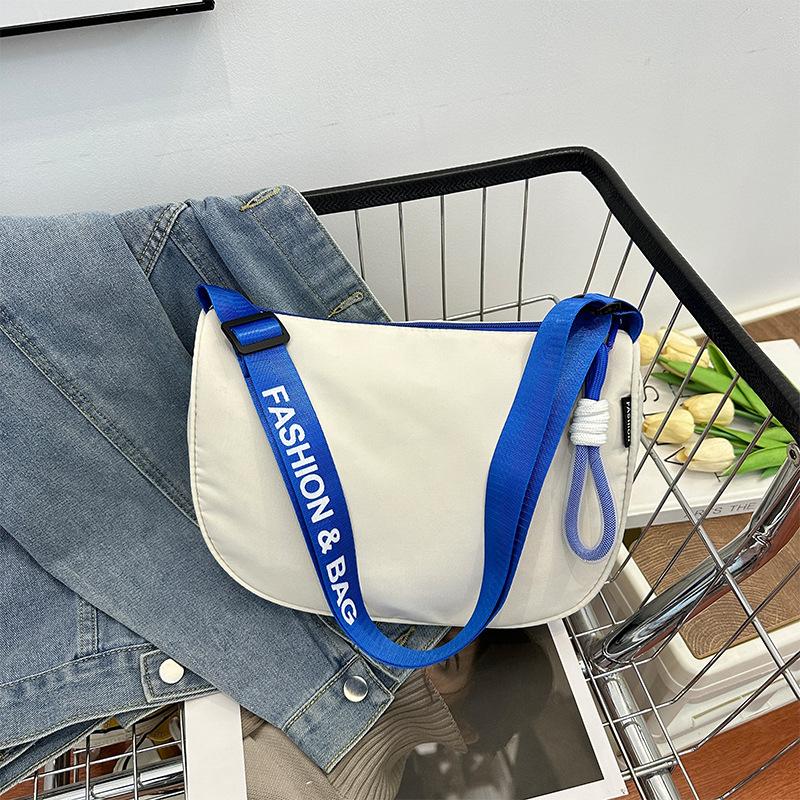 Large Capacity Nylon Canvas Bag Women's New Fashion Shoulder Bag Versatile Broadband Messenger Pillow Bag Storage