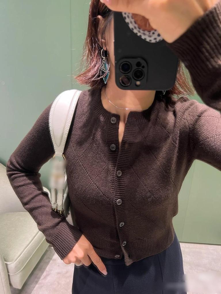 Early Autumn Hollow Grid Round Neck Long Sleeve Knitted Cardigan