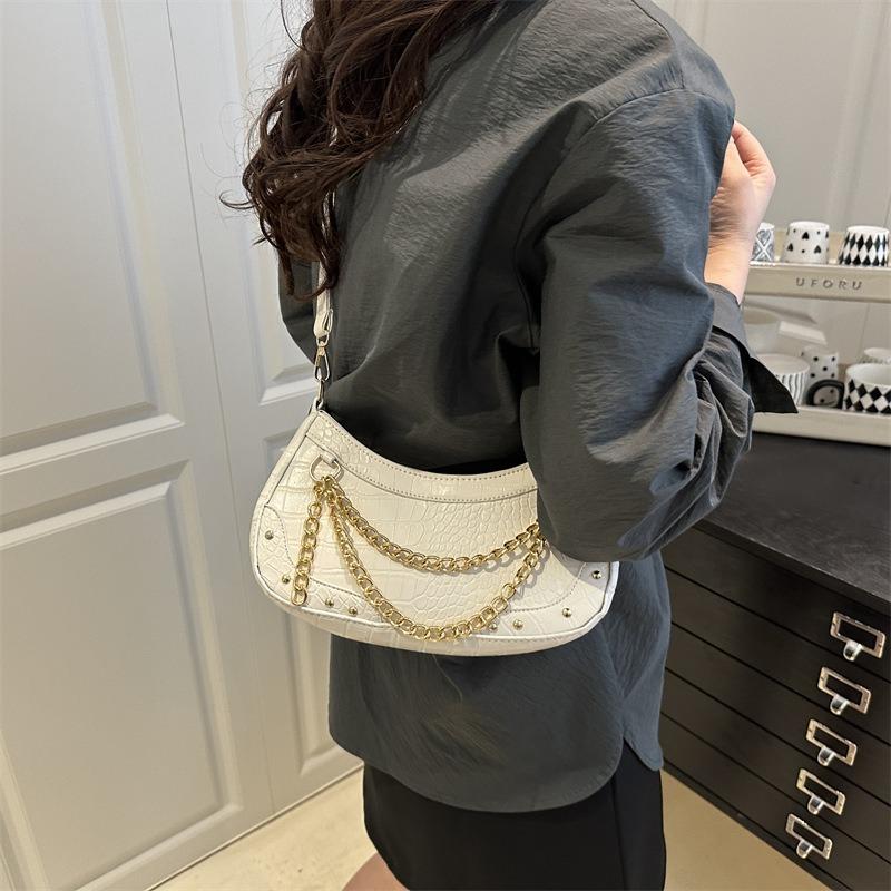 Today's Popular Women's Chain Portable Shoulder Armpit Bag New Versatile Fashion Messenger Bag
