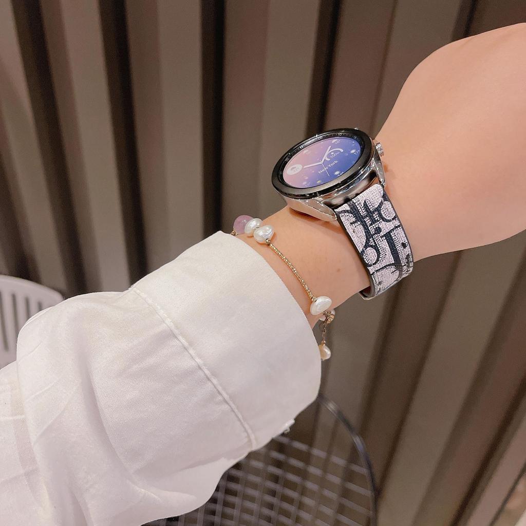 "Stylish Leather Wristband for Apple iWatch S8765432SE – Big Brand Appeal"