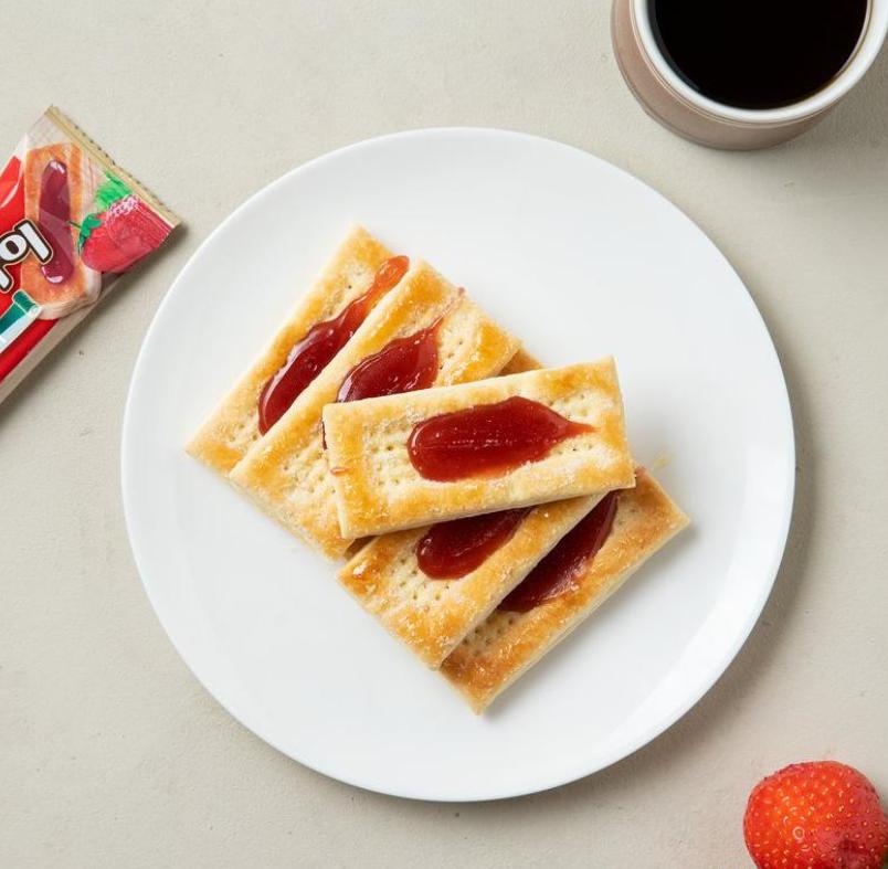 Haitai French Pie Strawberry 192g (15 pcs) – Soft & Sweet Strawberry Snack