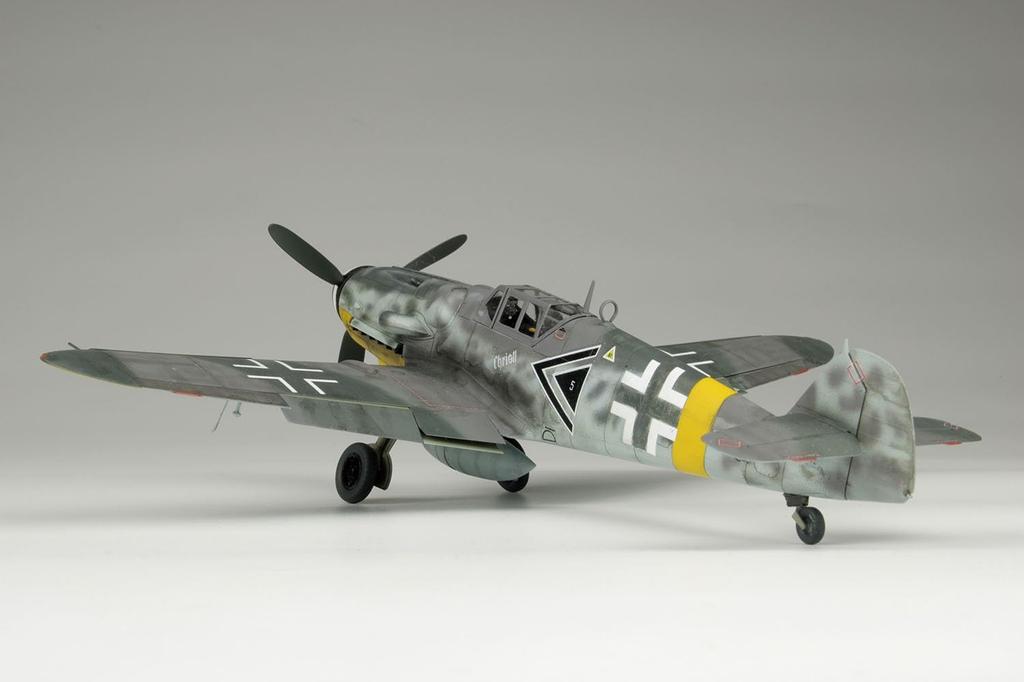 Platz 1/48 WWII German Messerschmitt Bf-109 G-6 52nd Fighter Wing Plastic Model Kit AE-33