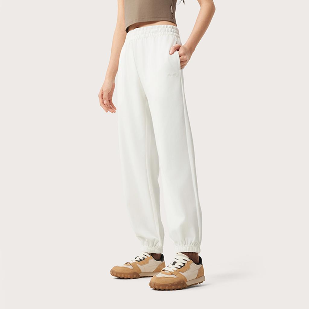 Li Ning Sports Lifestyle Series Solid Color Mid Waist Breathable Versatile Jogger Knit Sports Pants Women bottoms Off-White AKLV202-1
