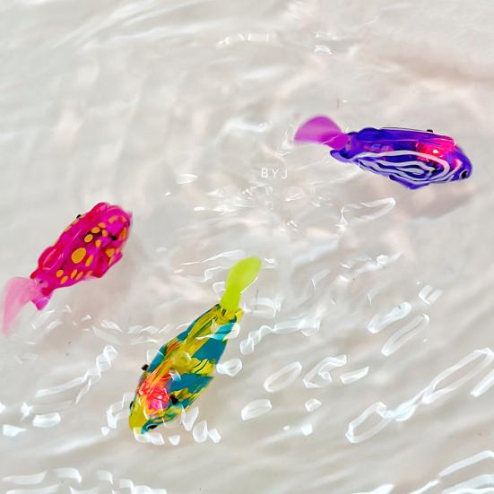 Swimming Fish Toy with LED Light Waterproof Battery Powered Simulation