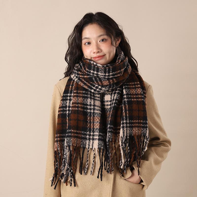 New Scarf Women's Autumn and Winter High-end Feeling Warm and Versatile Thickened Plaid Black and White Atmosphere Scarf