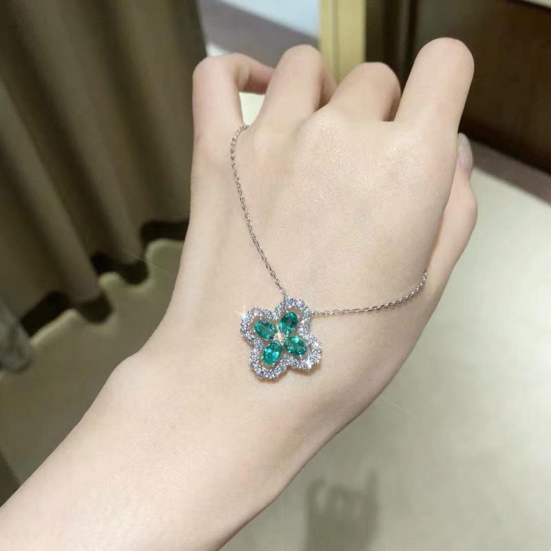 French Emerald Green Four-Leaf Clover Adjustable Women s Ring with Clavicle Chain - Chic and Versatile Fashion Statement.