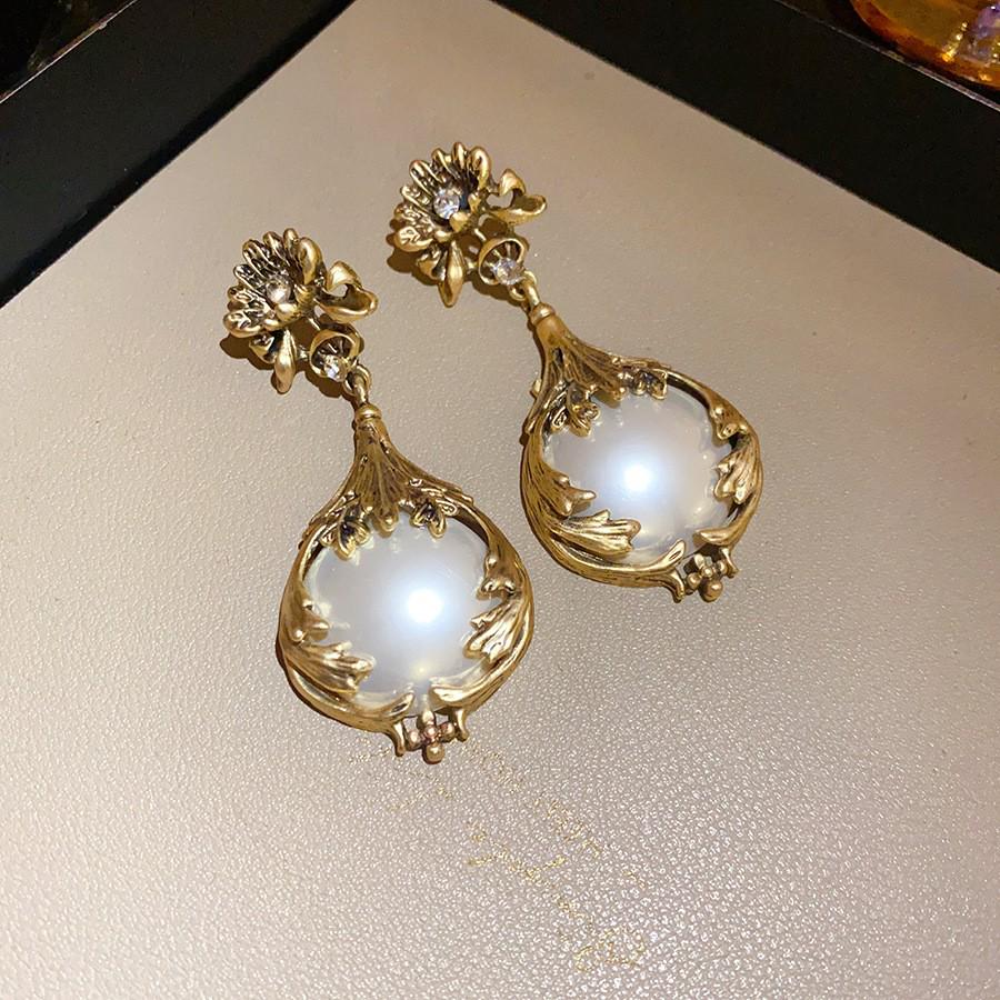 Vintage Rhinestone Flower Heart Necklace - Elegant Retro Clavicle Chain, Light Luxury Style