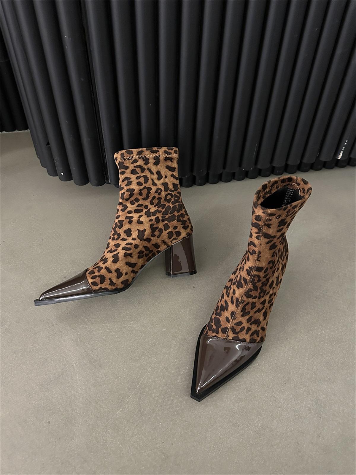 

Европейские и американские остроносые короткие сапоги на высоком каблуке, осенне-зимний нишевый дизайн, комбинированный темперамент, модные сапоги на толстом каблуке 40