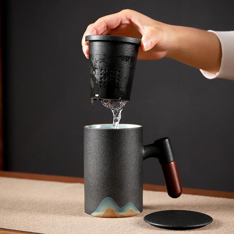 Wushiyuan Distant Mountain Wooden Handle Tea Infuser Cup