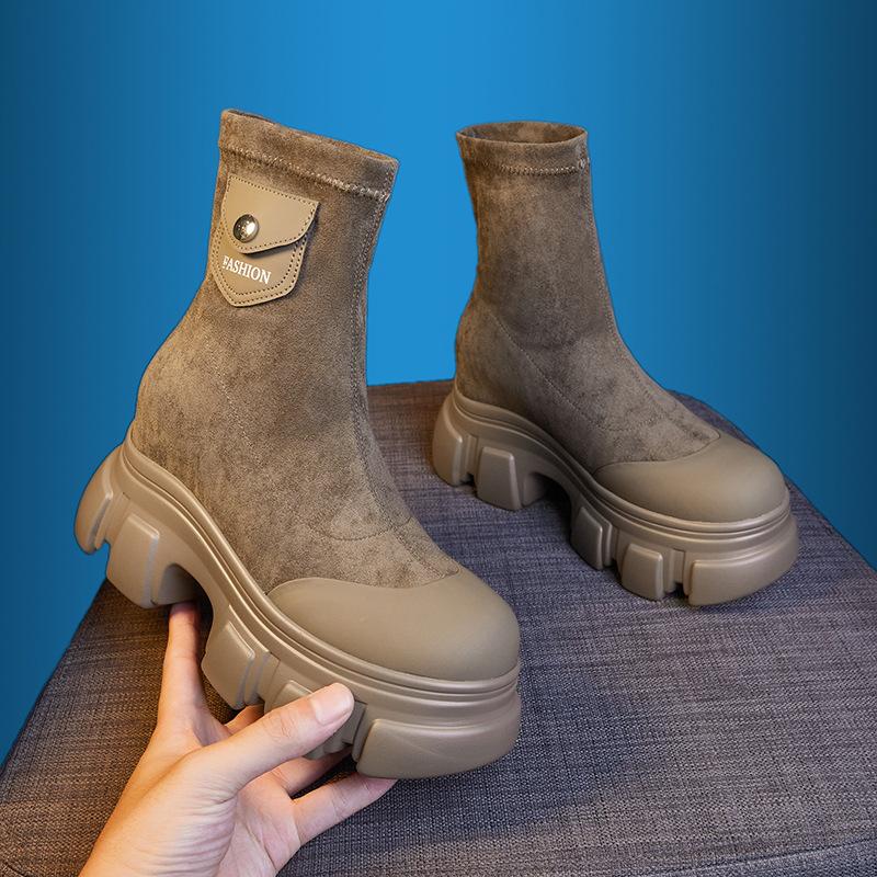 Thick-soled Martin boots women's 2025 autumn and winter new medium tube black boots women's pocket locomotive women's boots inner height-increasi