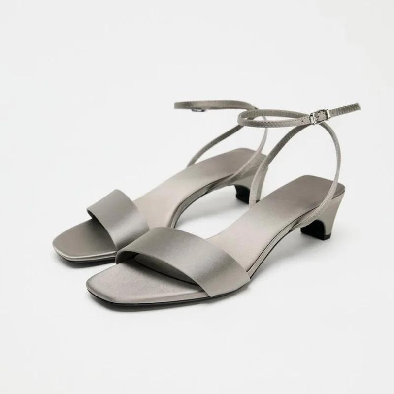 Fashion Elegant Square Toe Ankle Strap Heeled Sandals Women Sexy Peep Toe Low Wide Heel Summer Shoes Cozy Satin Designer Shoes for Women