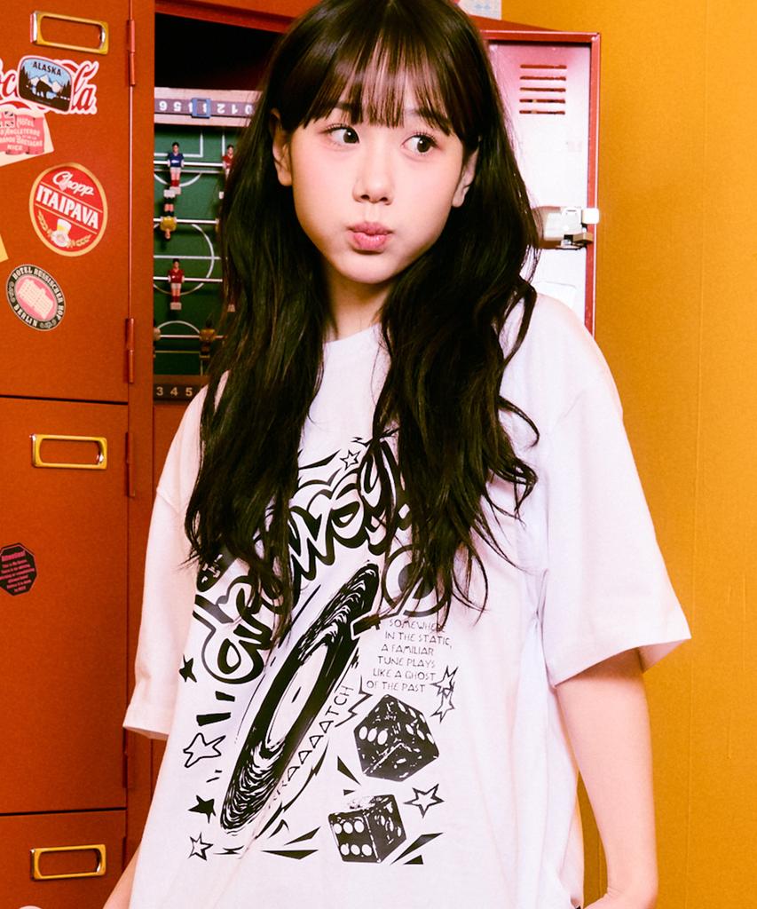 Deulousi Dw Vinyl Cat Short Sleeve T-Shirt 4 Colors