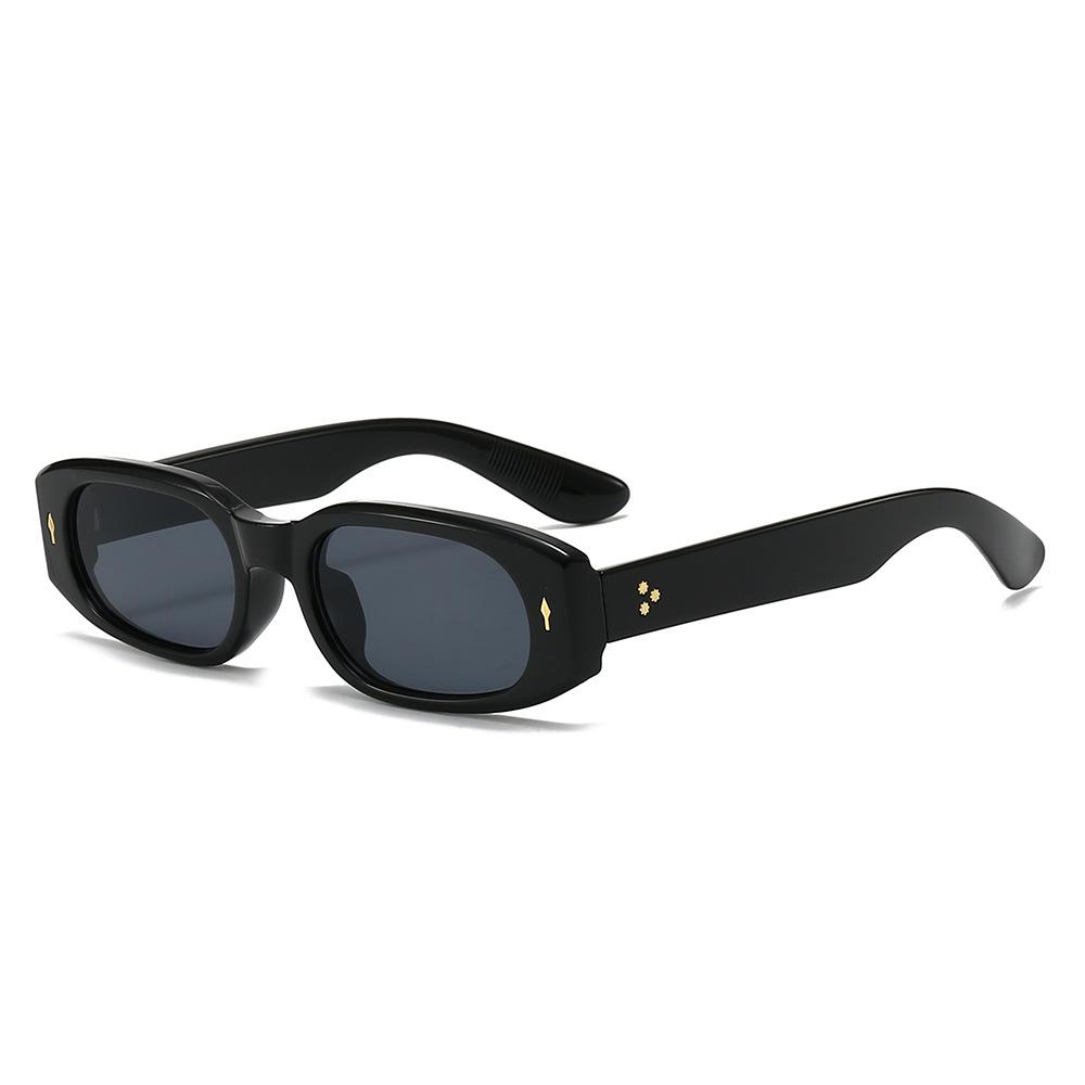 

Популярные декоративные солнцезащитные очки Женская мода Универсальные Маленькие прямоугольные Дизайн с заклепками Солнцезащитные очки Тренд Оттенки Очки As shown