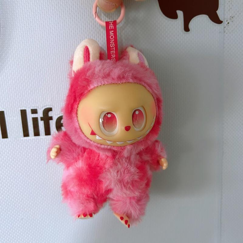 

Мультяшная плюшевая игрушка Labubu V3, мягкая аниме-кукла Labubu с виниловым лицом, подвеска-брелок для сумки, подарки на день рождения для девочек красный