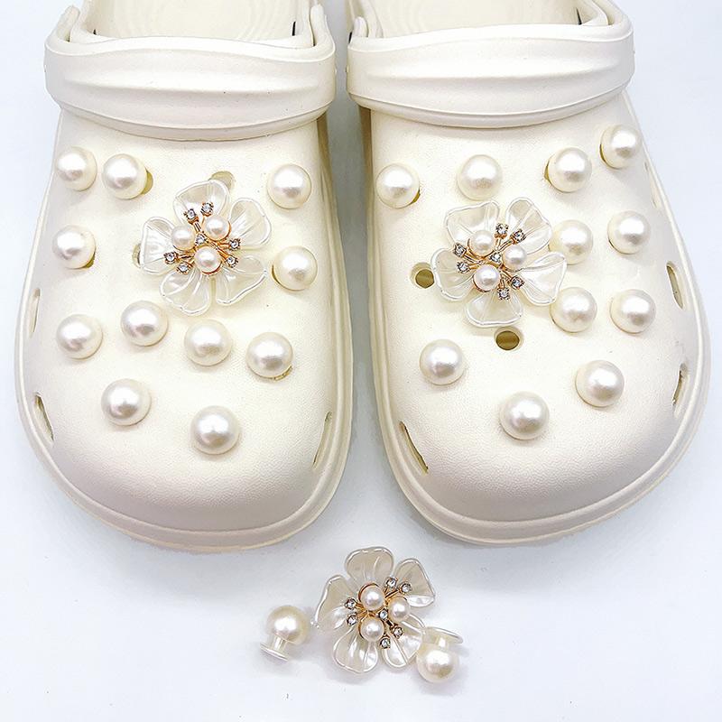24 ks Módní ozdoby na boty pro dřeváky Sada Doplňky Dírková spona na boty Letní Perla Pětiokvětá květina DIY 3D Dekorace na boty