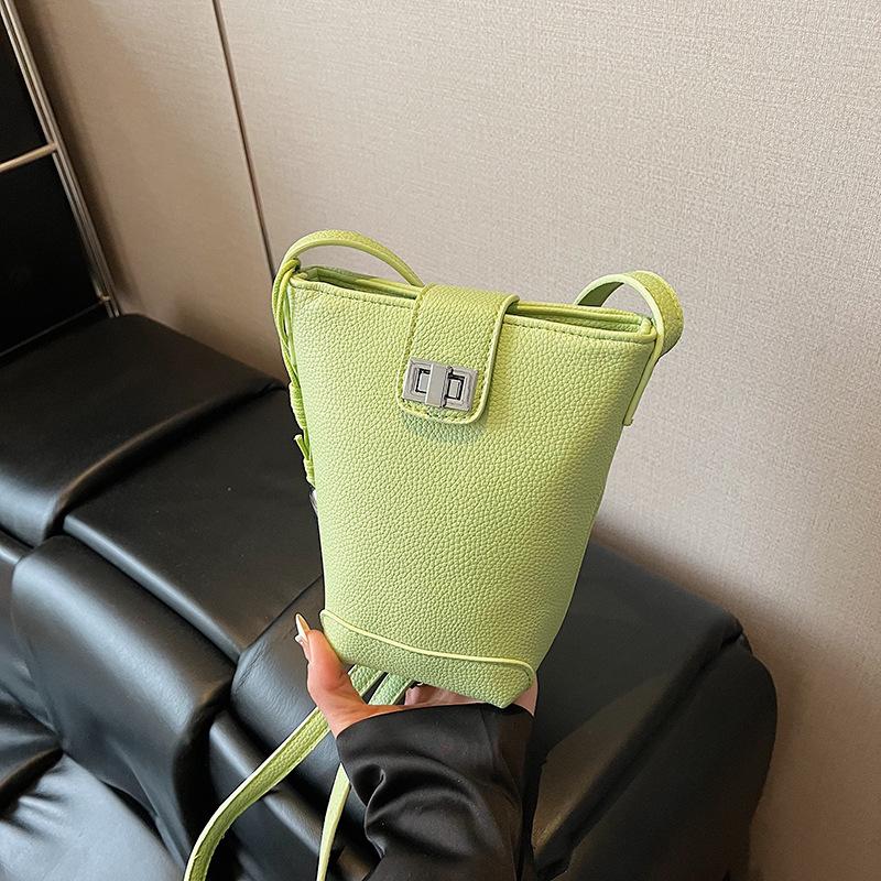 Bags, versatile bucket bags, new fashion, popular today, casual messenger bags, mobile phone bags are trendy