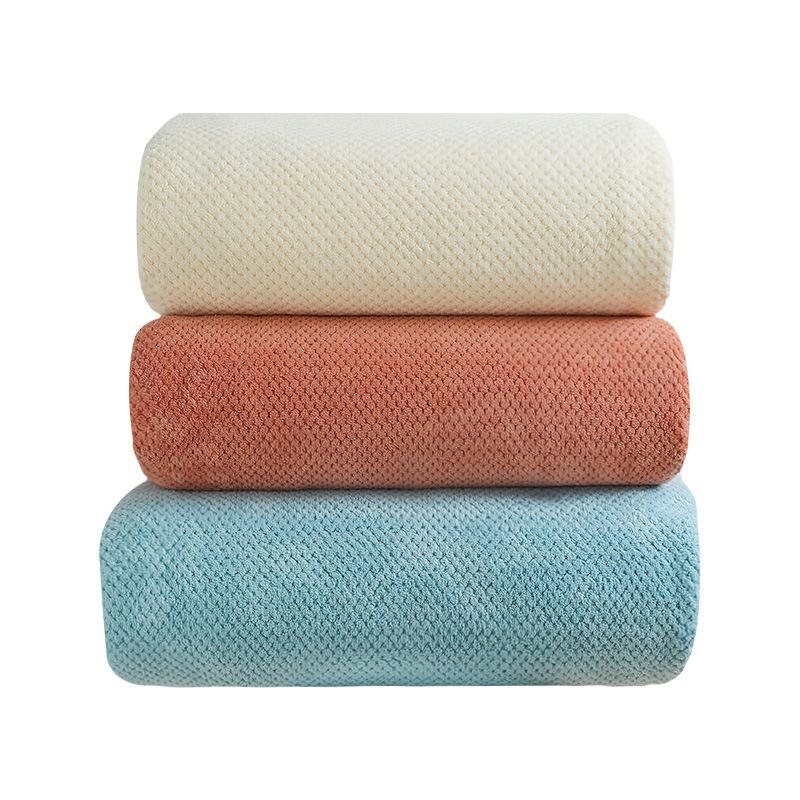 1pc Solid Color Coral Fleece Bath Towel Pineapple Grid Pattern Large Bath Towel Beach Towel Household Absorbent Bath Towel for Adult