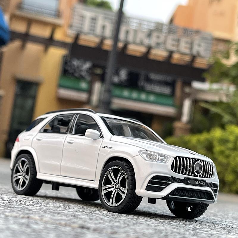 New 1:32 GLE 63S SUV Alloy Car Model Die-cast Metal Toy Off-road Car Model High Simulation Sound and Light Pull Back Collection Children Boy Gift