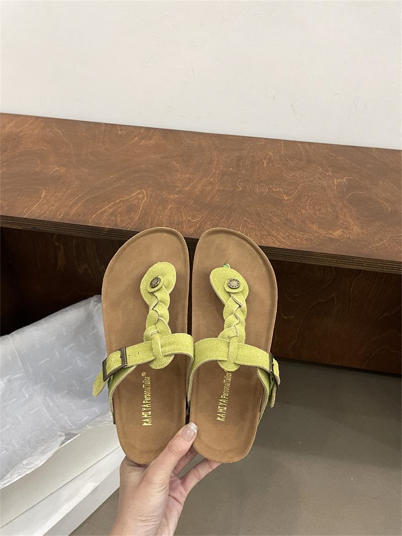 

Flat flip-flops outside women s shoes 2025 fashion toe comfortable versatile beach with skirt cool slippers tide 40