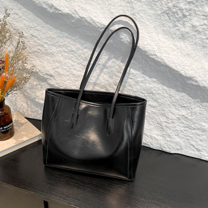 Retro texture portable tote bag women's 2025 new casual large-capacity shoulder bag premium versatile underarm bag tide