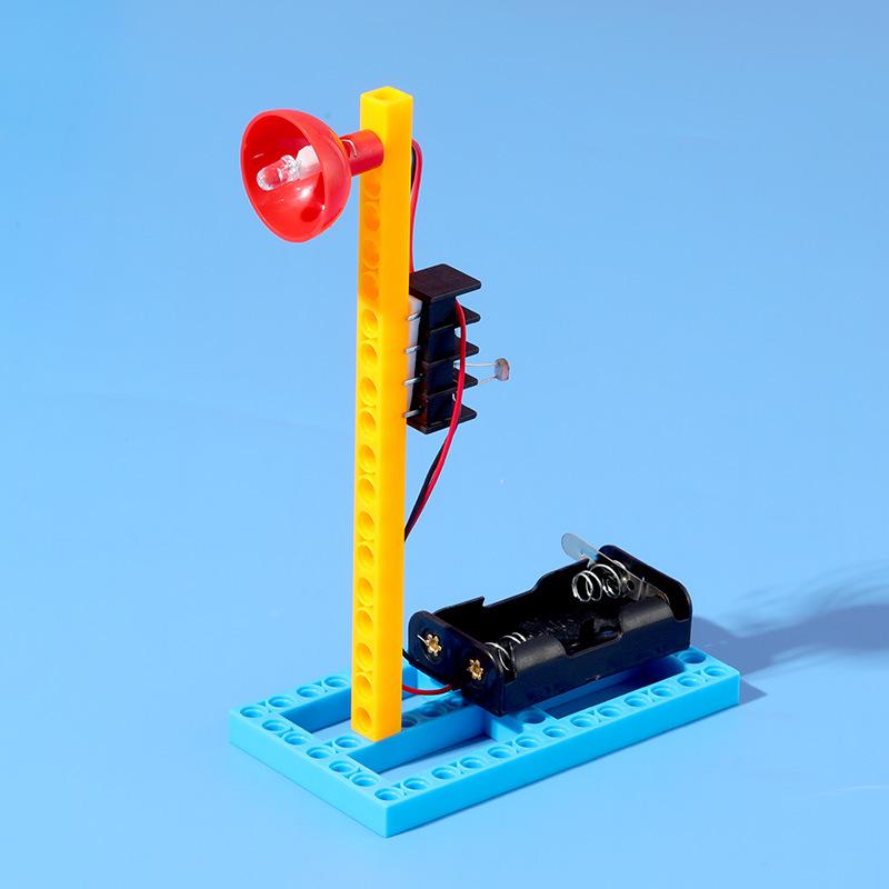 Lichtempfindliche Lampe STEM-Technologie Gadget Kinder Wissenschaftsspielzeug Physisches Plastik Straßenlaternenmodell Lernspielzeug für Kinder Y5571YY-