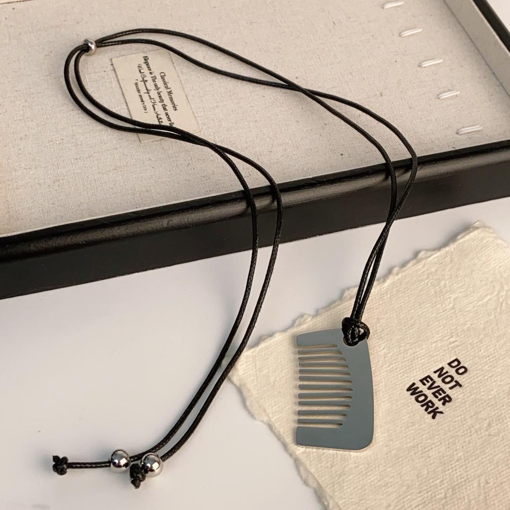 Premium Sweater Chain Titanium Steel Comb Necklace Women'S Silver Small Long Pendant Vintage Niche Design Accessories