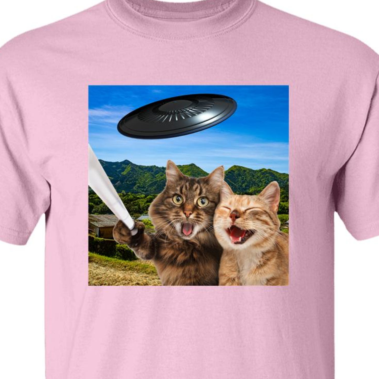 Cat Selfie UFO T shirt: Funny Graphic Tee, Animal Lover Gift M
