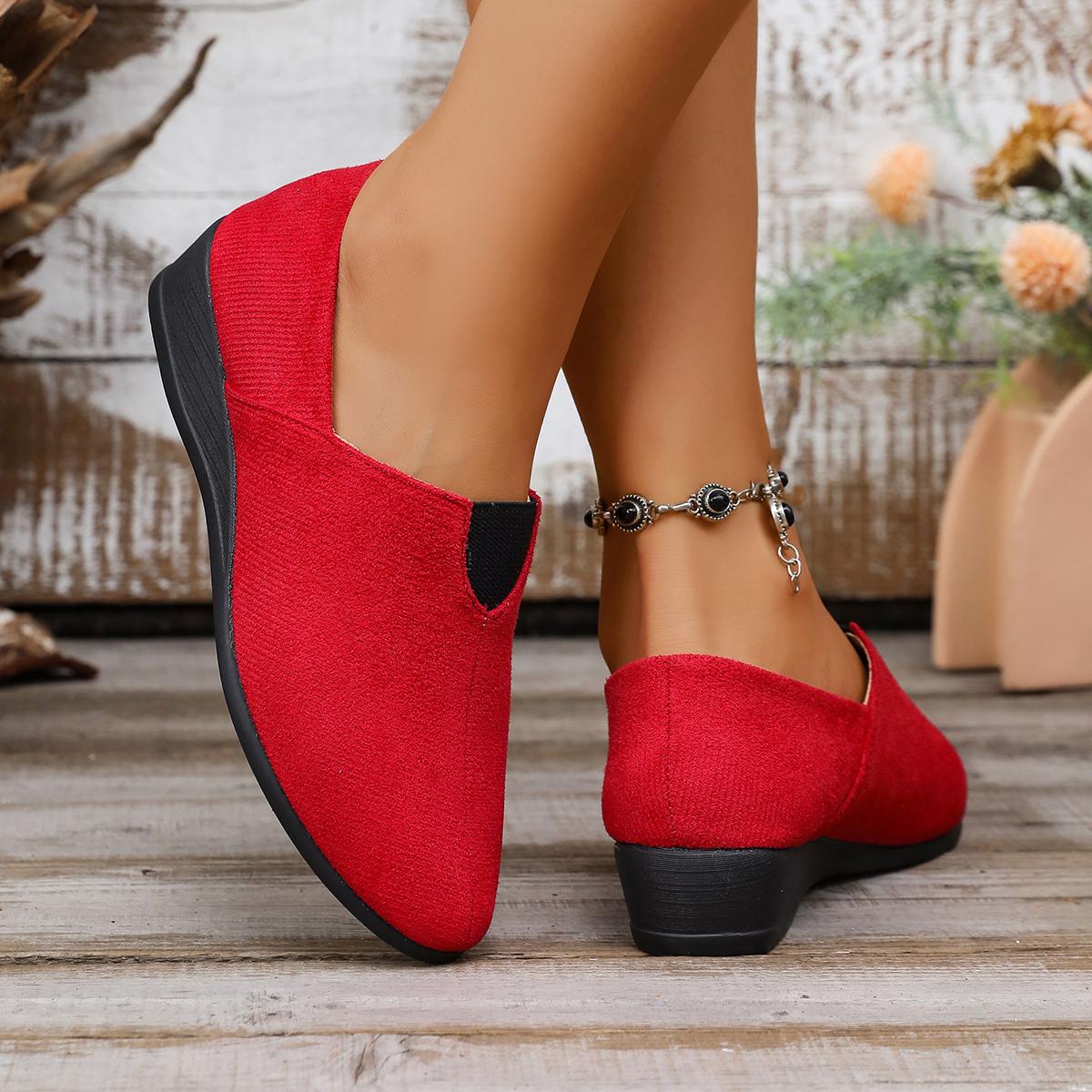 

Модная повседневная женская обувь слипоны Лето 2025 Новый стиль Зарубежная Низкий вырез Заостренный носок Большой размер Бархатистая поверхность обуви 43 красный