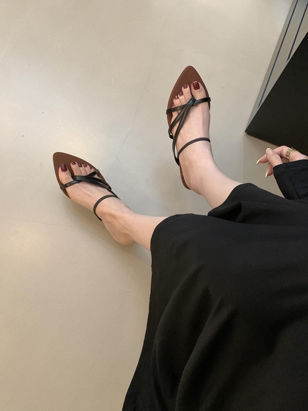 

French pointed thick heel strap sandals fairy shoes 2025 new summer with skirt toe silver Roman shoes 35