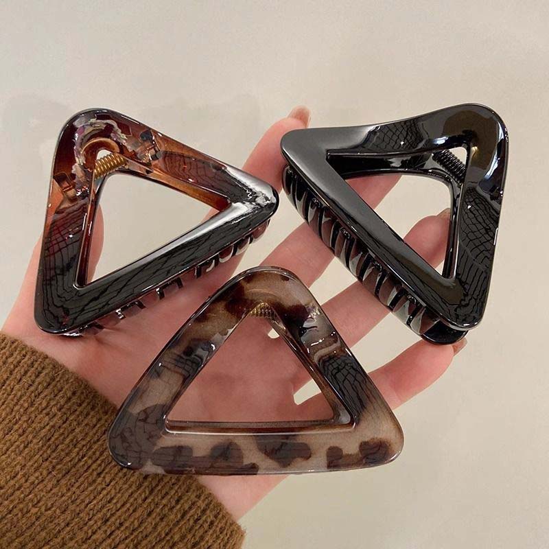 Vintage Acetate Triangle Hair Claw Clip For Women Elegant Sweet Hollow Geometric Shark Clips Half Hair Tie Clip Hair Accessories