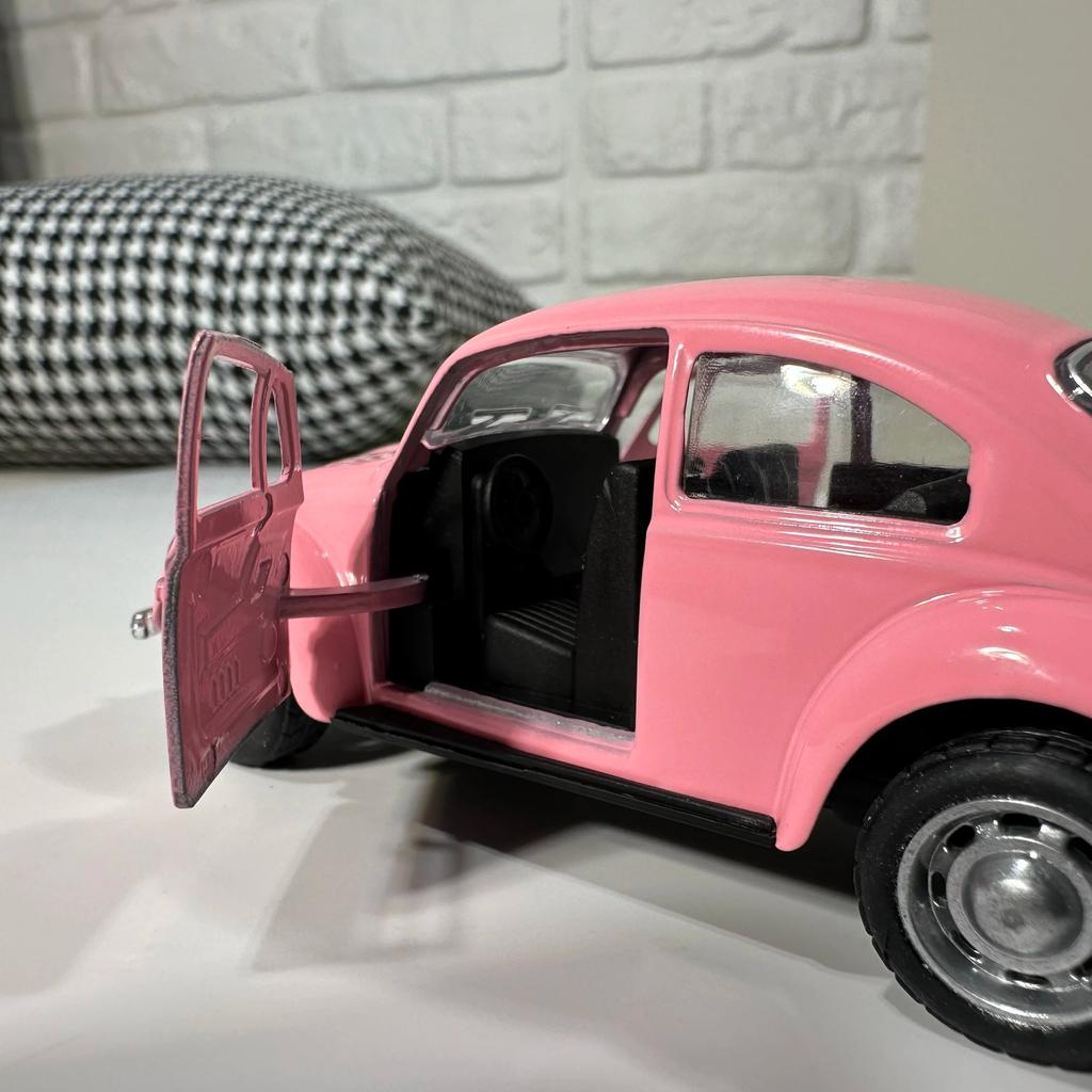 1:36 Alloy Pull-Back Beetle Car Toy - Double Door Trolley ModelCollectible Diecast Vehicle for Boys Kids (Durable Metal Body)