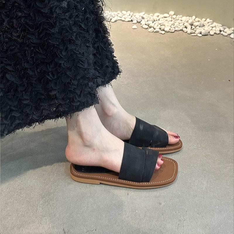 Niche design sense retro square head open-toed flat-bottomed slippers female summer wear fairy wind seaside vacation beach sandals