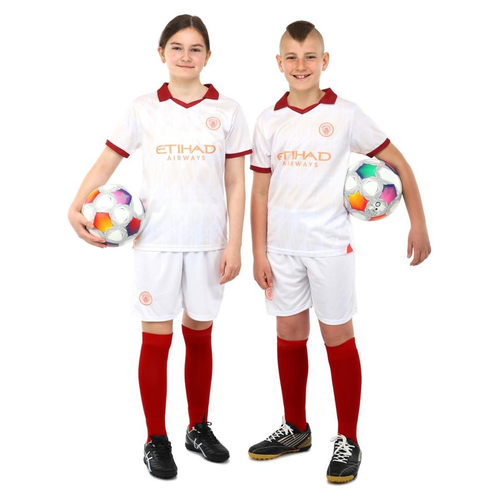 

Kid s soccer football uniform jersey and shorts Manchester City CO-6338 XL