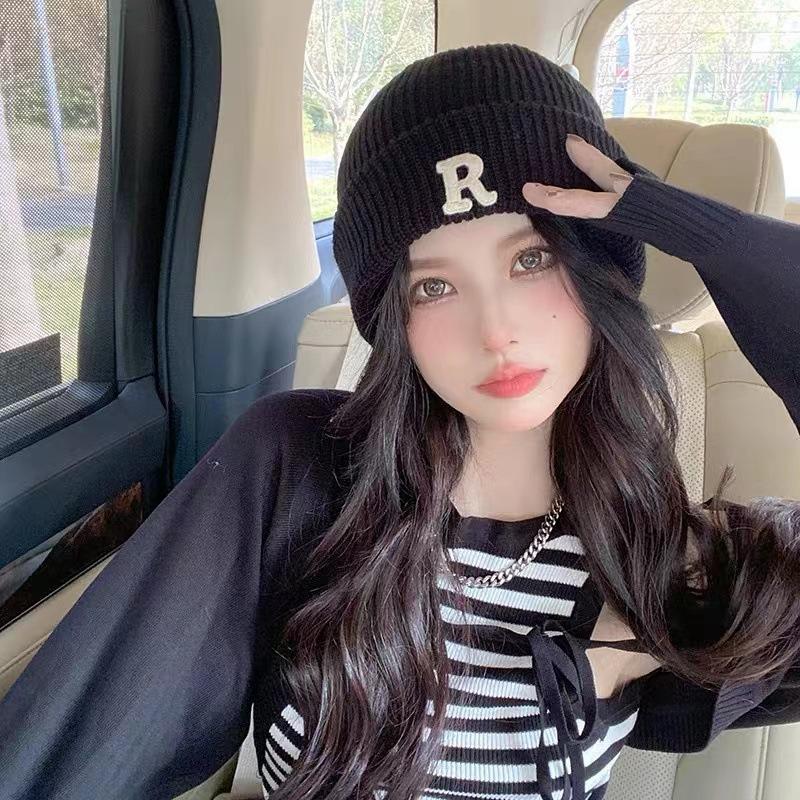 Autumn and Winter Letter R Standard Wool Hat, The Same for Men and Women, Simple and Versatile Knitted Hat, Cold-proof and Warm Cover, Cold Hat