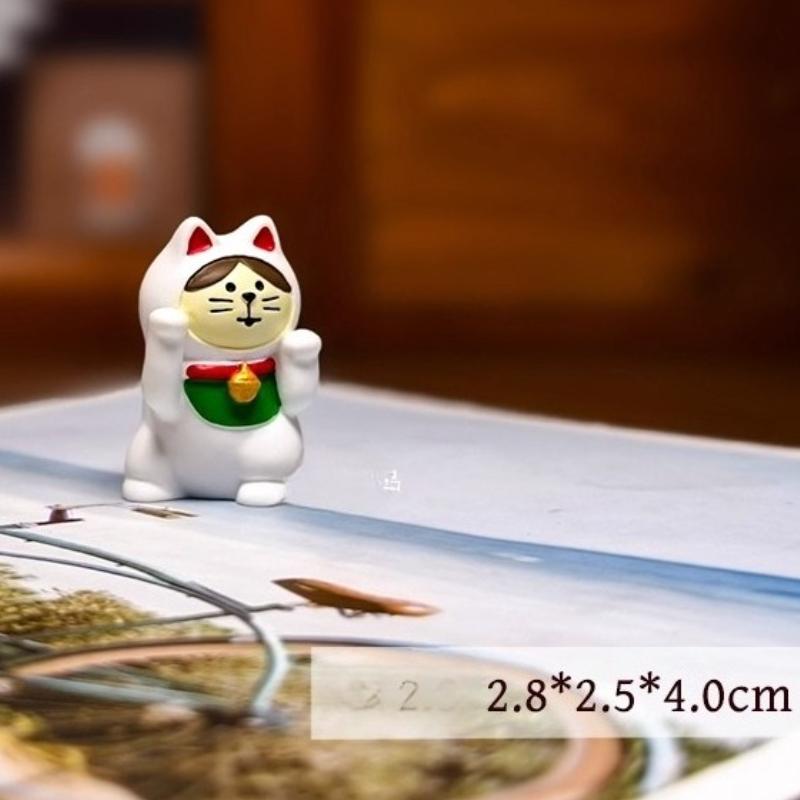 

Cute Lucky Cat Desktop Ornaments Good Luck Decoration Creative Resin Crafts Miniature Model Desktop Decor Small Gift for Friends