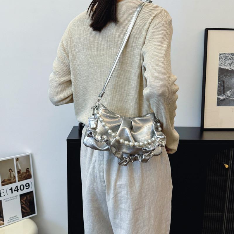 Trendy Summer 2024 French Clouds Underarm Bag Elegant Pu Material Available In Three Colors