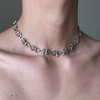 Irregular Twisted Hip-hop Braided Necklace, Metal Niche Design, High Street Fashion Collarbone Chain for Men and Women