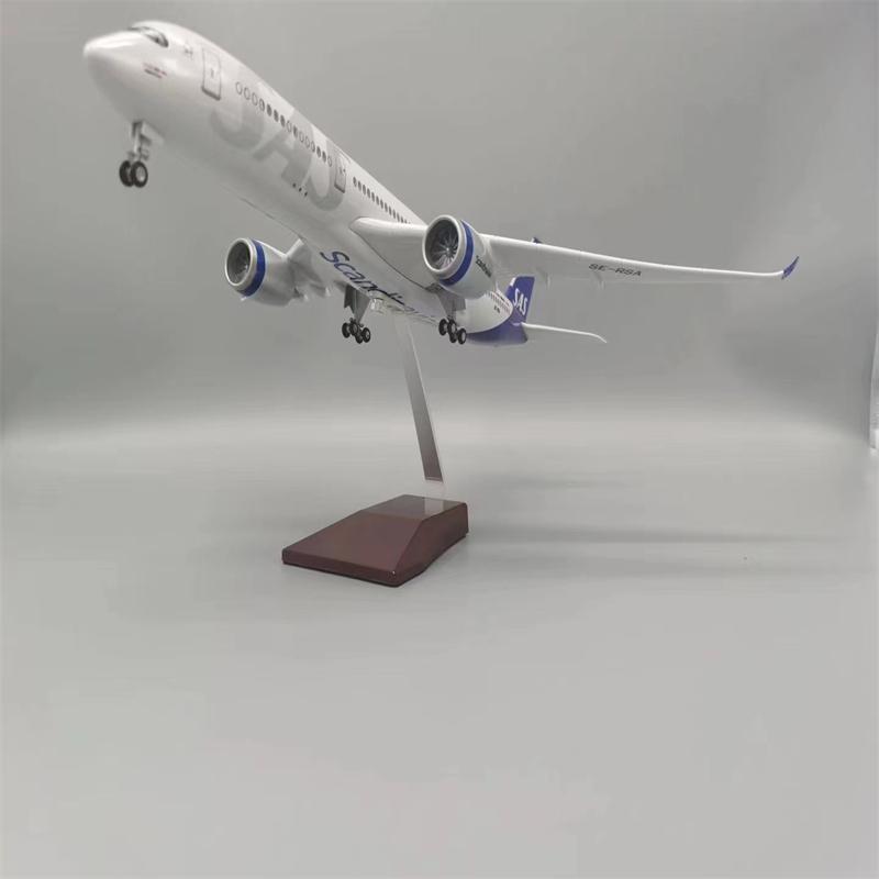 Model Plane 1:142 Scale A350-900 SAS Airplanes Model 47CM Scandinavian Airlines Aircraft Diecast for Aviation Enthusiasts Gift