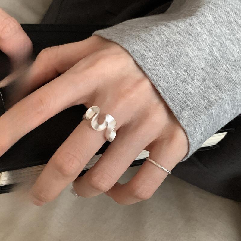 Anello Semplice Retrò Industria Pesante Argento Sterling 925 da Donna Senso di Alta Gamma Lusso Leggero Coreano Ins Vento Freddo Design di Nicchia Gioielleria