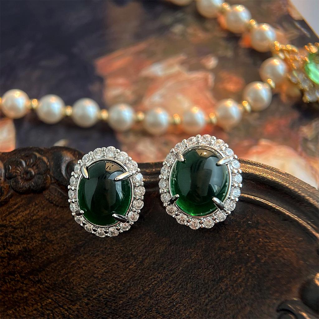 Elegant Vintage-Inspired Green Zirconia Stud Earrings Collection